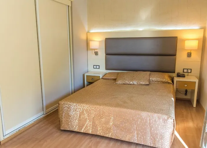 Grand Faros Hotell