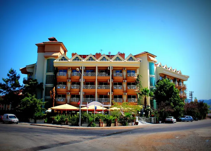 Grand Faros Hotell 4*