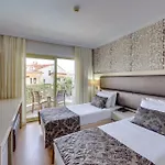 Ξενοδοχείο Grand Faros 4*