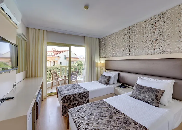 Hotel Grand Faros 4*
