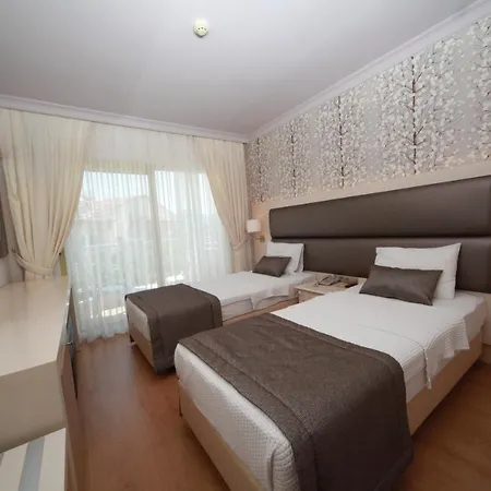 Grand Faros Hotell 4*