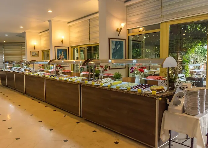 Grand Faros Hotell