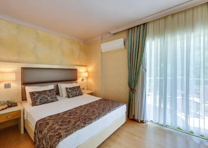 Grand Faros Hotell